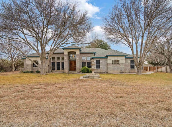 120 Harness, Del Rio, TX 78840