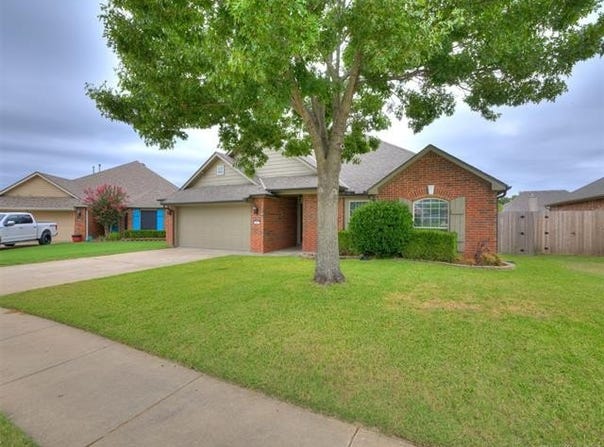 21677 E 39th Place, Broken Arrow, OK 74014
