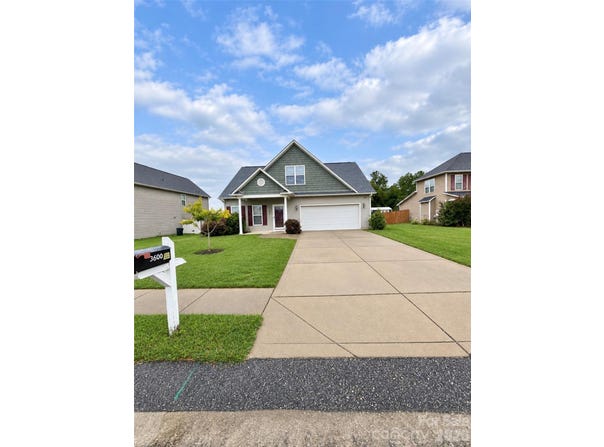 3600 Crosswinds Drive, Hope Mills, NC 28348