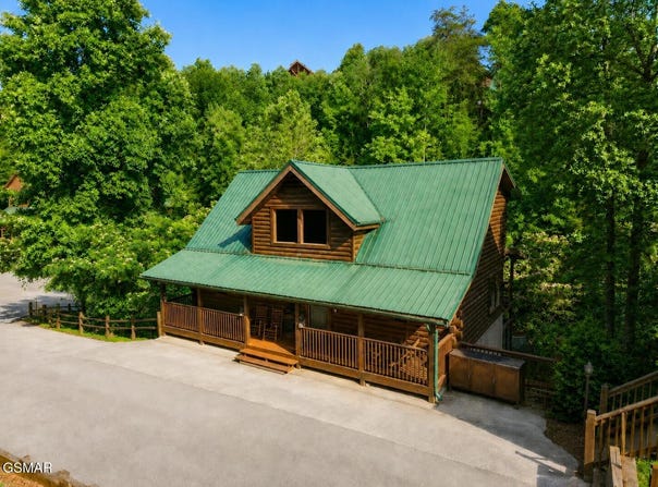 620 Chickasaw Gap Way, Pigeon Forge, TN 37863