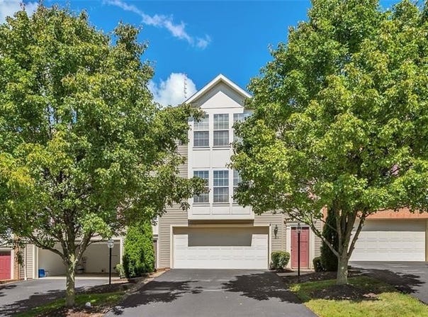 1305 MICHAEL DRIVE, Pittsburgh, PA 15227