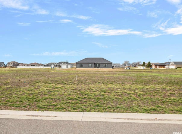 409 Manor Hill Drive, Chatham, IL 62629