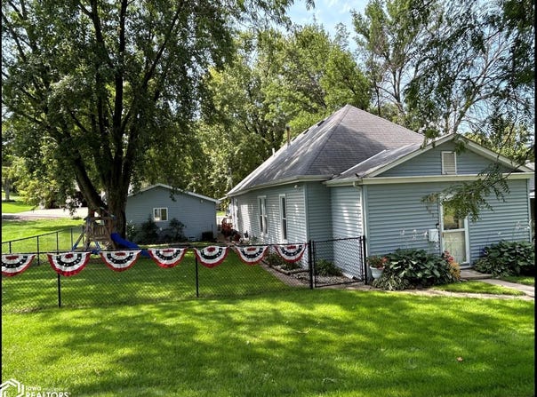 907 Cedar Street, Atlantic, IA 50022