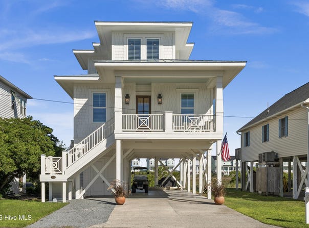 1215 N New River Drive, Surf City, NC 28445