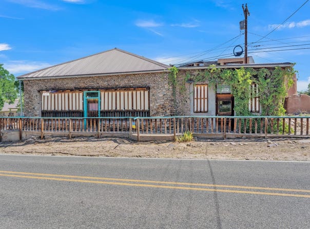 202 State Road RD 075, Dixon, NM 87527