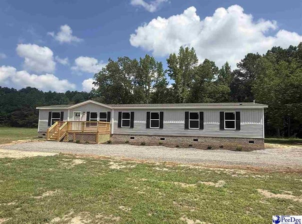 2707 Ballpark Rd, Effingham, SC 29541