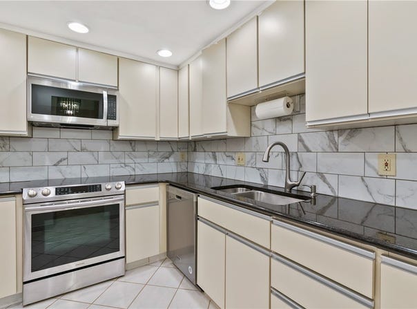 5600 Munhall Rd., Pittsburgh, PA 15217