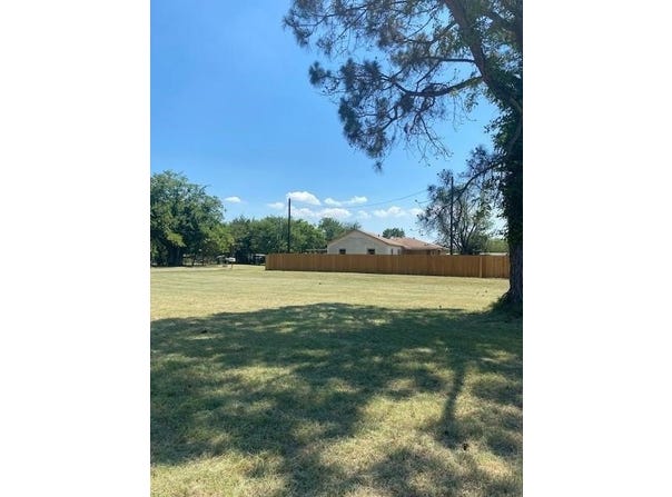 301 Church Circle, Ennis, TX 75119