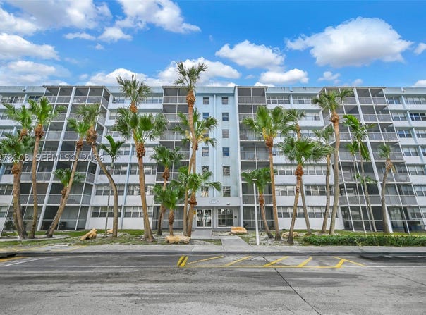 700 NW 214th St, Miami Gardens, FL 33169
