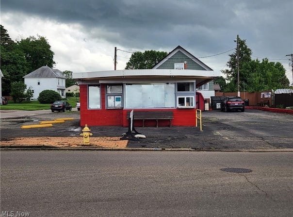 1431 Chestnut Street, Coshocton, OH 43812