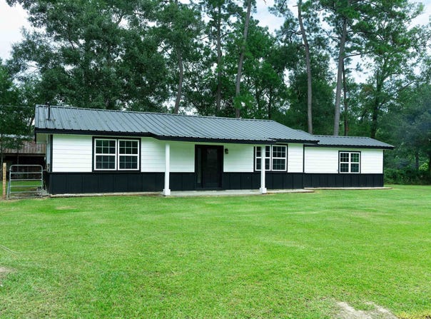 1220 Capri, Vidor, TX 77662