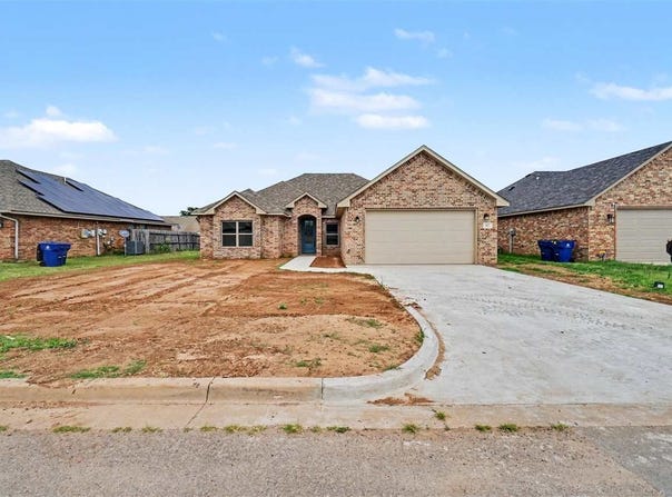 437 NW Sandstone Ave, Cache, OK 73527