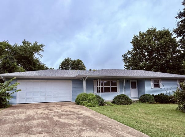 1009 E 10th Street, Mountain Grove, MO 65711