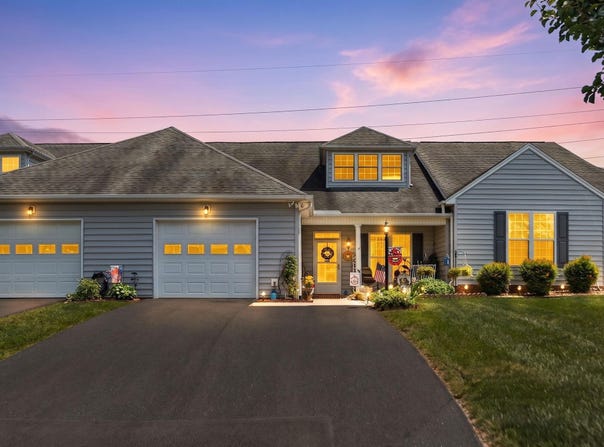 24 VILLA VIEW DR, STAUNTON, VA 24401
