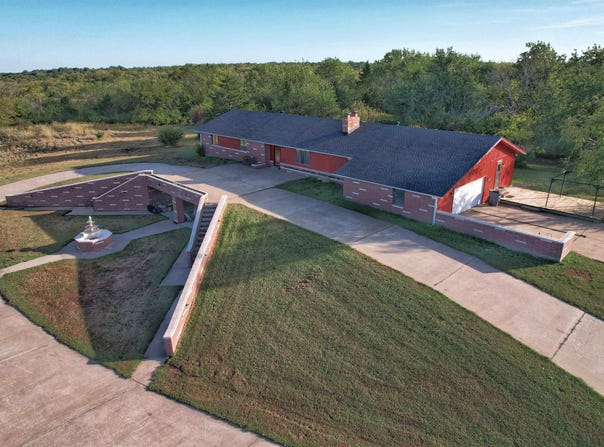 7627 46th ST, Ozawkie, KS 66070