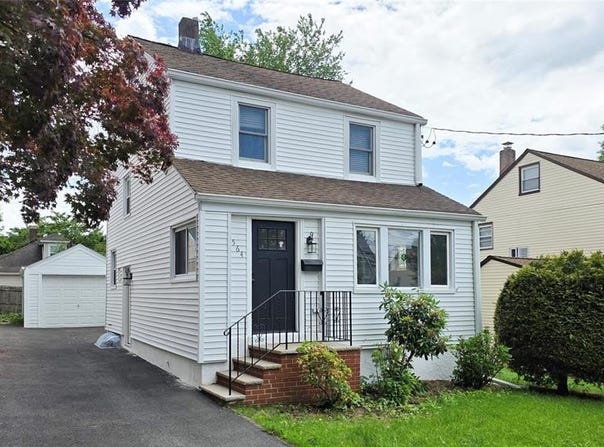 564 Maple Avenue, Teaneck, NJ 07666