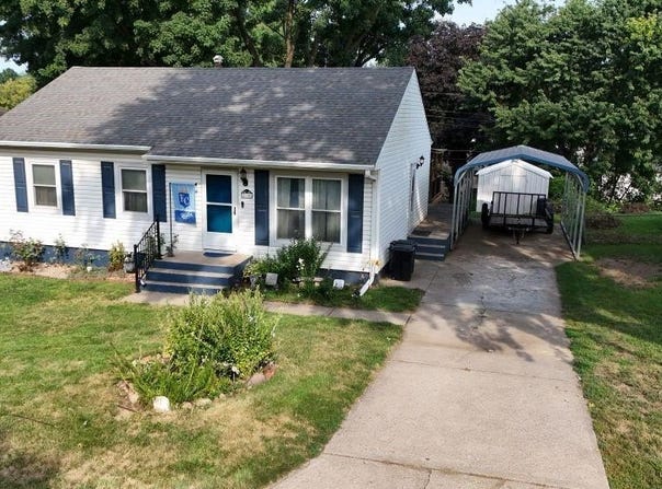2600 Cardinal Ln, St Joseph, MO 64503