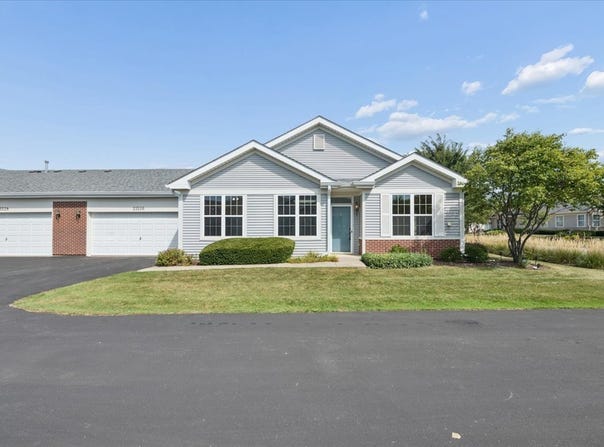 21526 Wolf Lake Way, Crest Hill, IL 60403