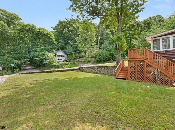 41 E Shore Rd, Jefferson Twp., NJ 07849-1771