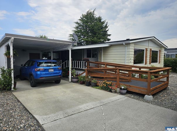 32 Juniper Mobile Estates, Sequim, WA 98382-4744
