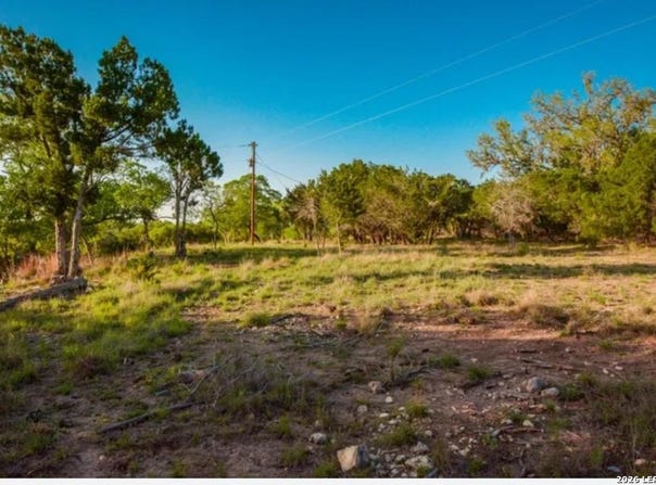 195 MOUNTAIN VIEW RD, Utopia, TX 78884