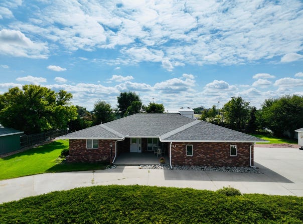 711 E Jackson, St. Francis, KS 67756