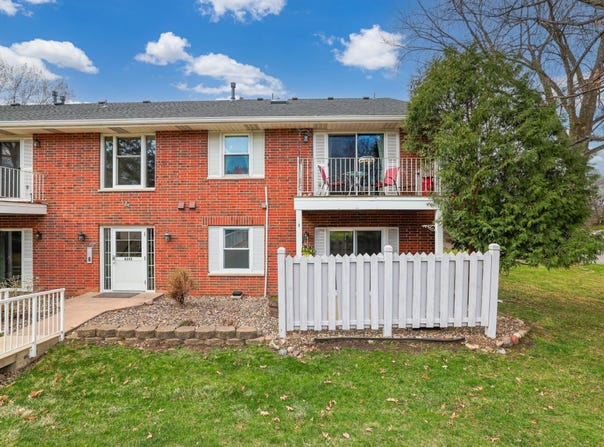 6333 Alderwood Circle, Woodbury, MN 55125