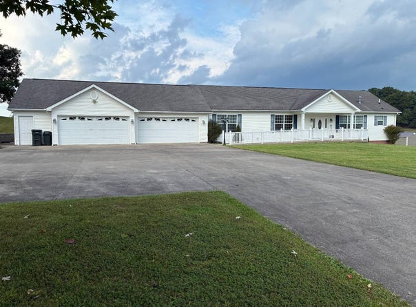 310 Apple Gate Lane, Buckhannon, WV 26201