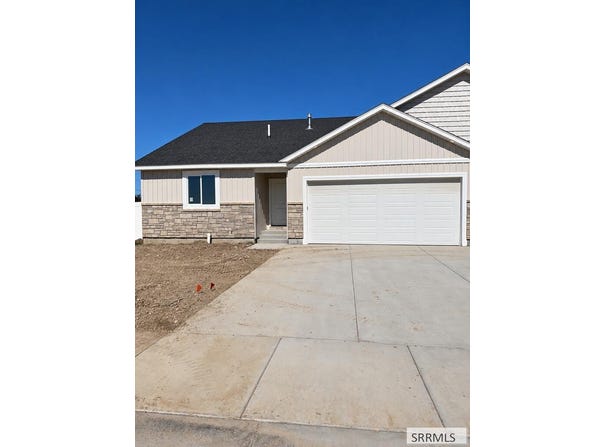 476 E River Ln, Idaho Falls, ID 83401