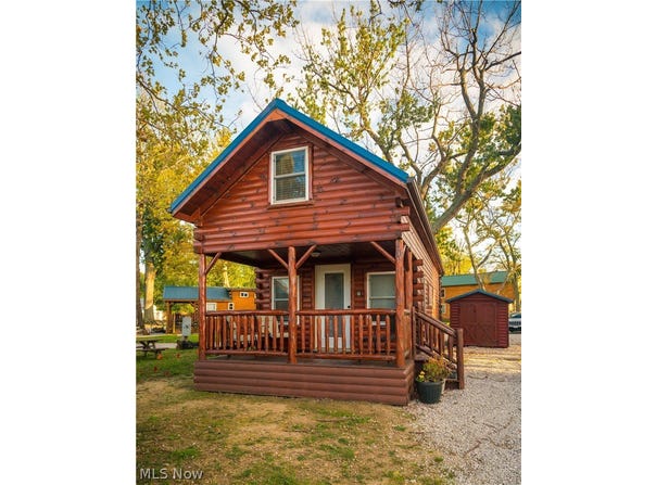 5919 Lake Road W, Ashtabula, OH 44004