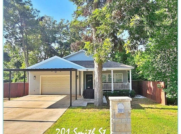 201 Smith Street, Columbus, TX 78934