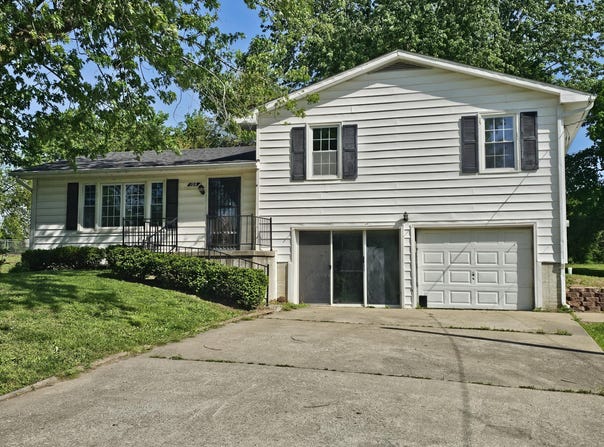 106 McCulley St, New Franklin, MO 65274
