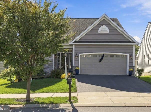 137 GOLDENFIELD Drive, LANCASTER, PA 17603
