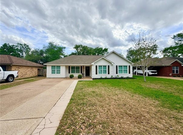 3209 Bonham Drive, Bryan, TX 77803