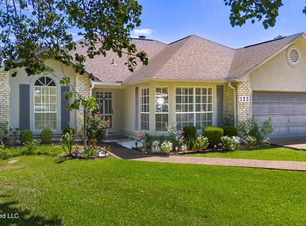 123 Caribbean Cove, Clinton, MS 39056