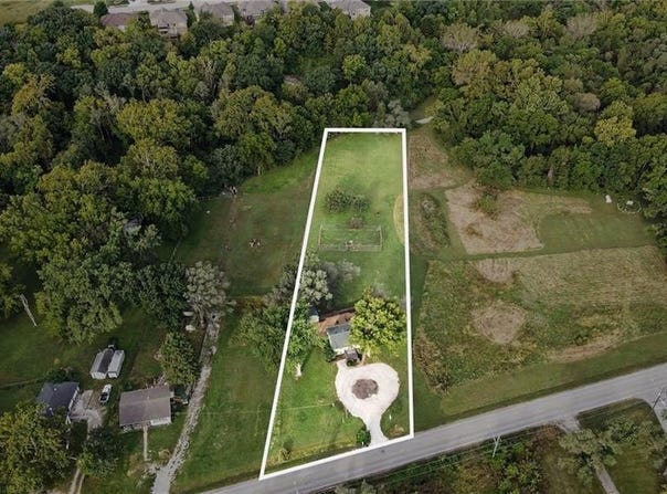 6310 NW Waukomis Drive, Kansas City, MO 64151