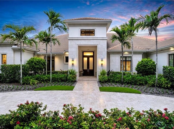 385 Colony Dr, NAPLES, FL 34108