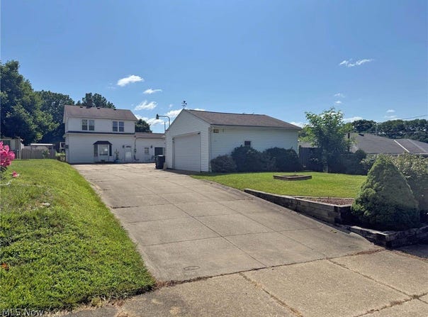 175 Hillman Road, Akron, OH 44312