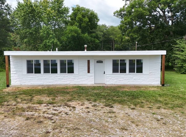1483 S 1st St, Fairfield, IL 62837