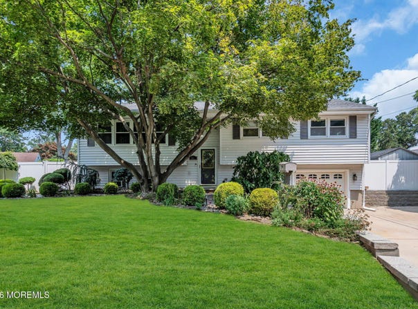 147 Clairmont Avenue, Belford, NJ 07718