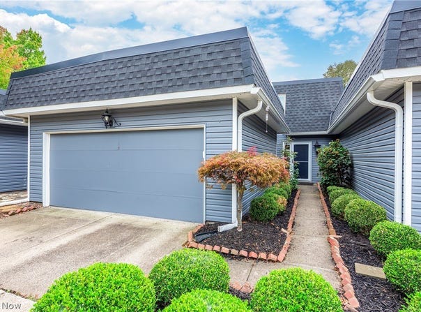 19245 Briarwood Lane, Strongsville, OH 44149