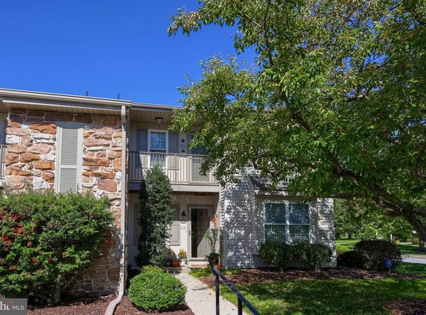 202 GREENVIEW Drive, LANCASTER, PA 17601