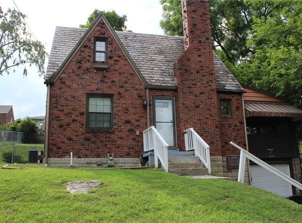 230 Broadway Dr, Pleasant Hills, PA 15236