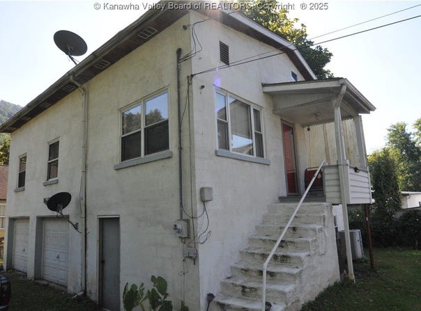 100 Oak Street, WV 25035