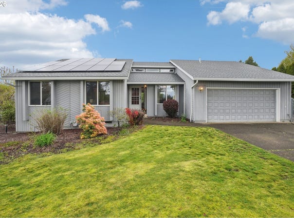 22735 SE NAOMI Dr, Damascus, OR 97089