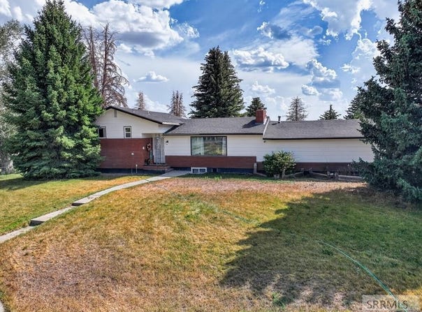 415 Sunset Drive, Arco, ID 83213