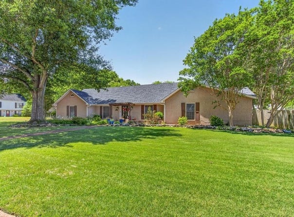 1453 ASHSTONE Dr, Germantown, TN 38138