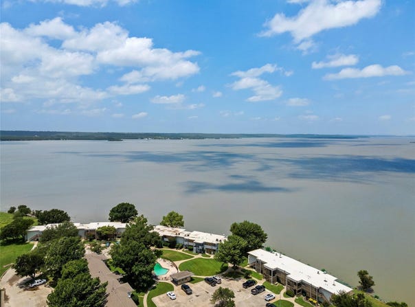 109 Harbor Drive, Runaway Bay, TX 76426