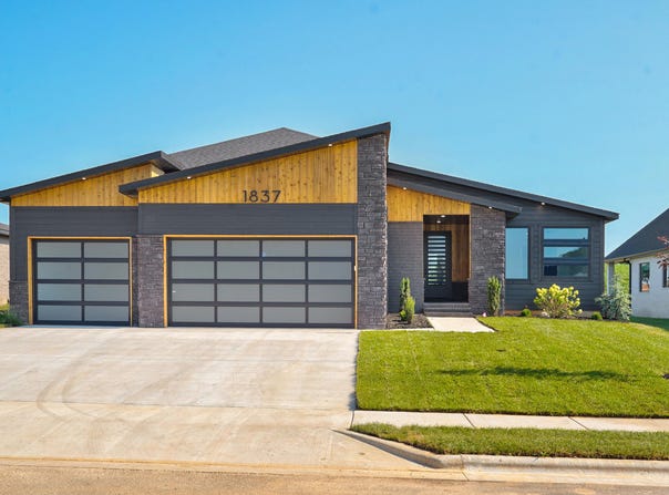 1837 E Skyline Avenue, Ozark, MO 65721