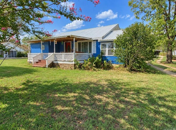 10596 Us Highway 64, London, AR 72847
